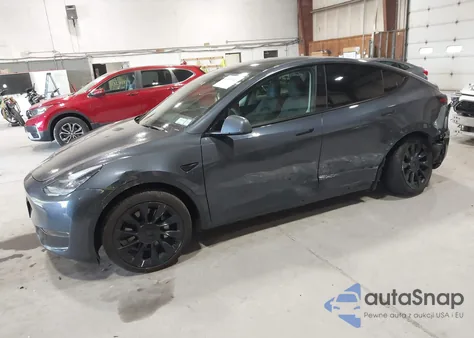2021 Tesla Model Y z USA, uszkodzony, nr VIN 5YJYGDEE5MF111497